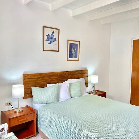 Bananaquit Tobago -Stay Near The Beach Краун Пойнт Екстериор снимка