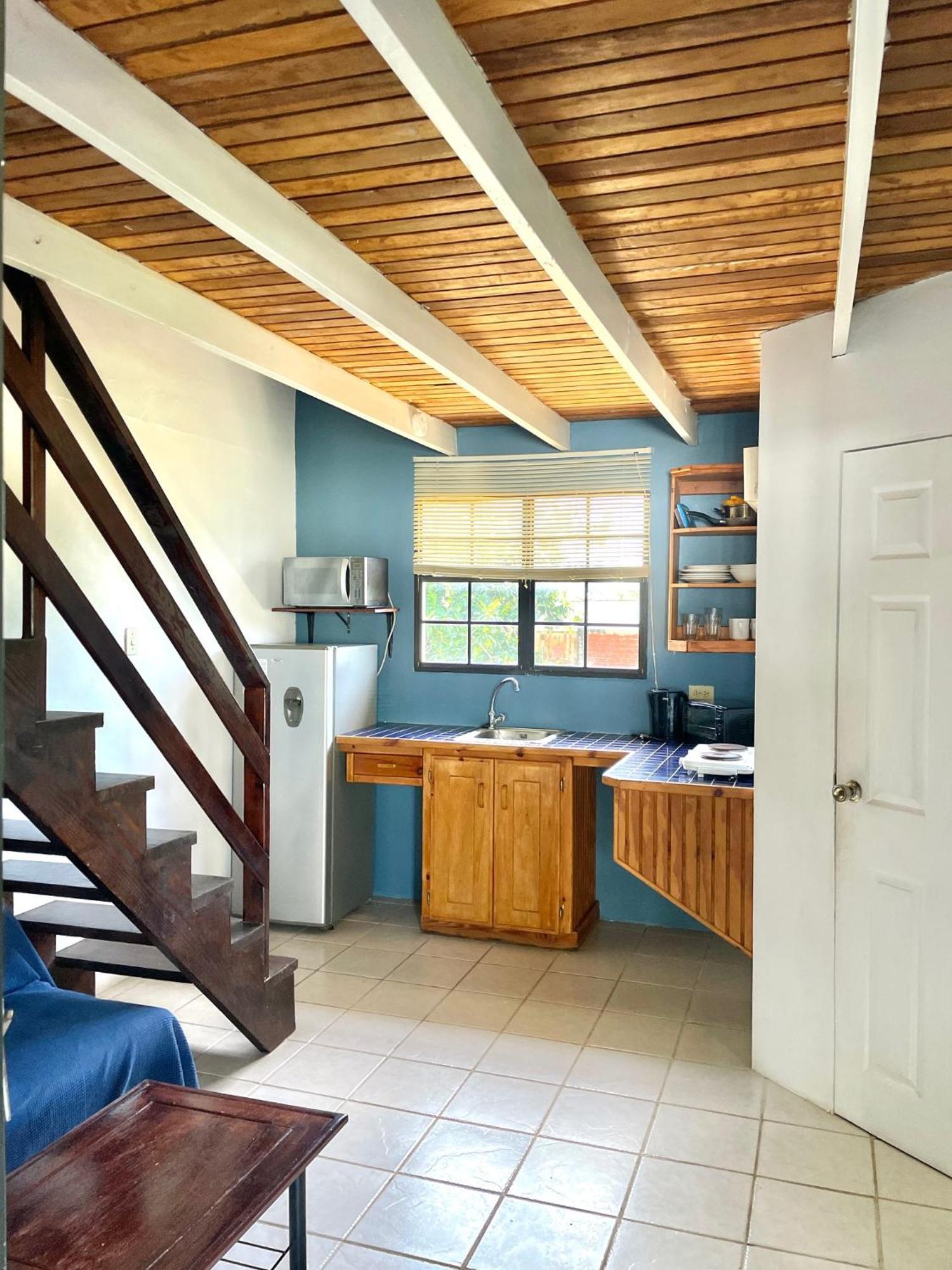 Bananaquit Tobago -Stay Near The Beach Краун Пойнт Екстериор снимка