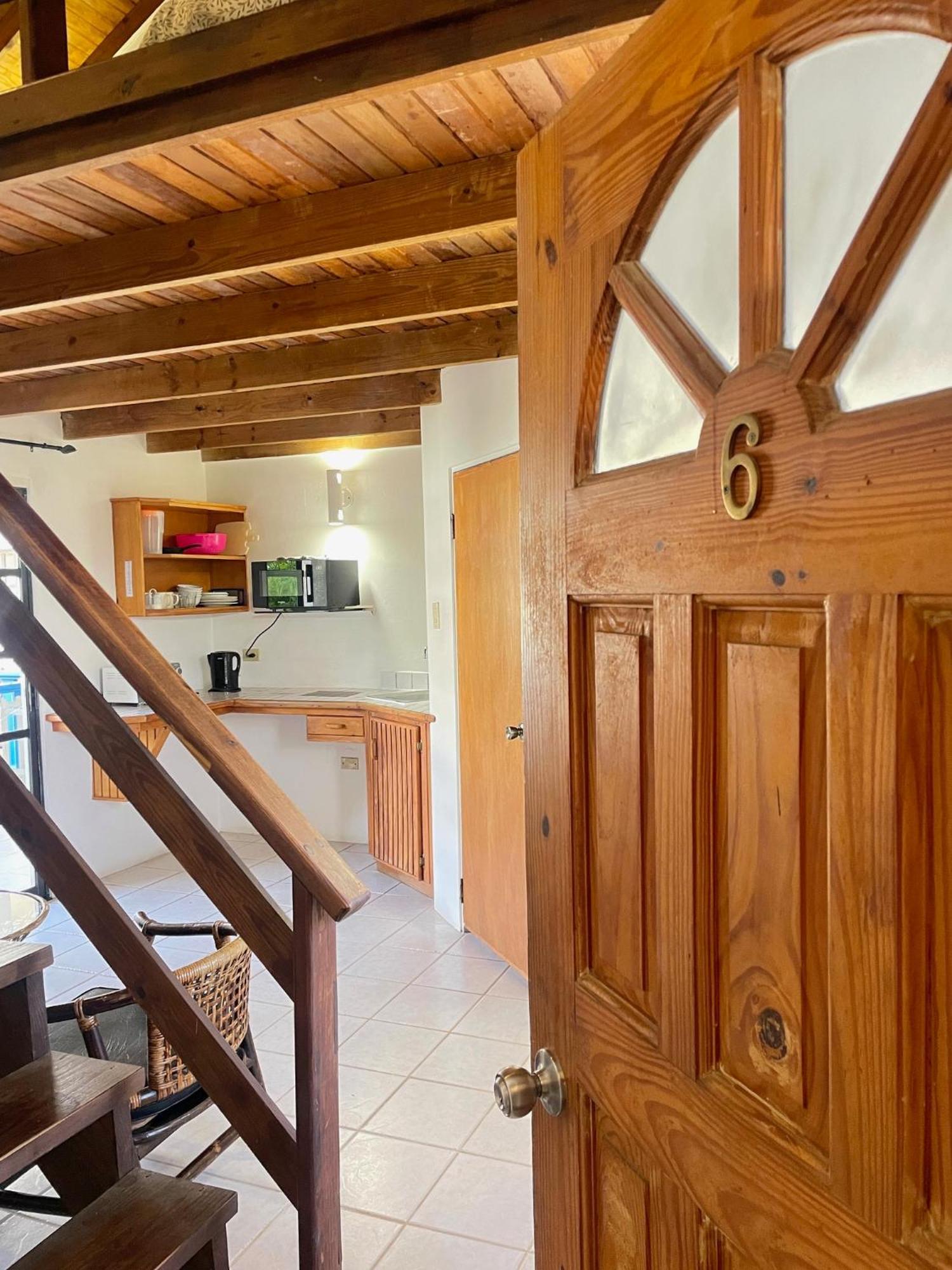 Bananaquit Tobago -Stay Near The Beach Краун Пойнт Екстериор снимка