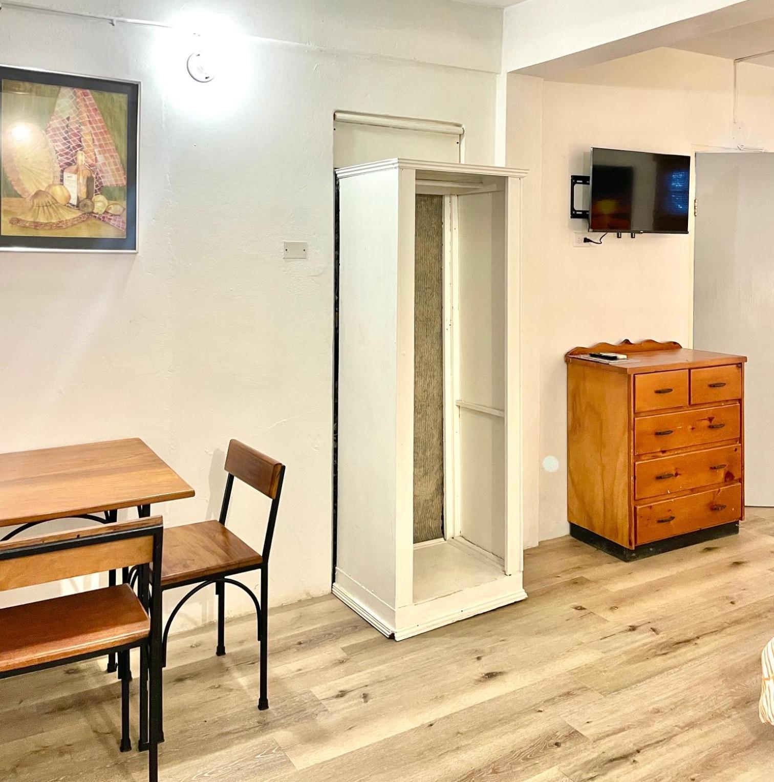 Bananaquit Tobago -Stay Near The Beach Краун Пойнт Екстериор снимка